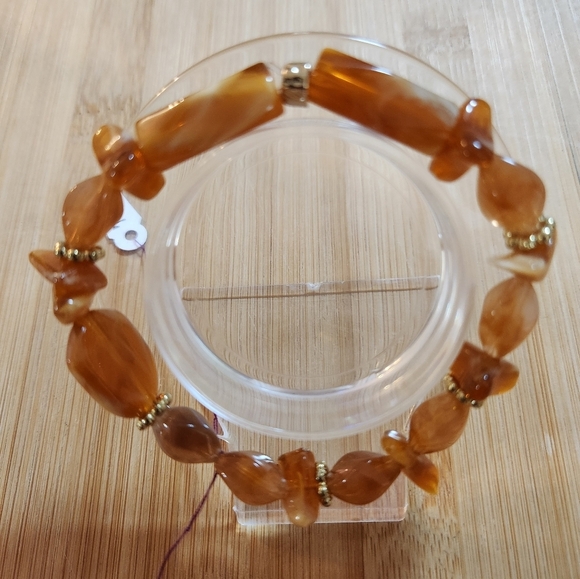 Hand Crafted Stretch Bracelet Amber Orange Chips Stones - Picture 1 of 4